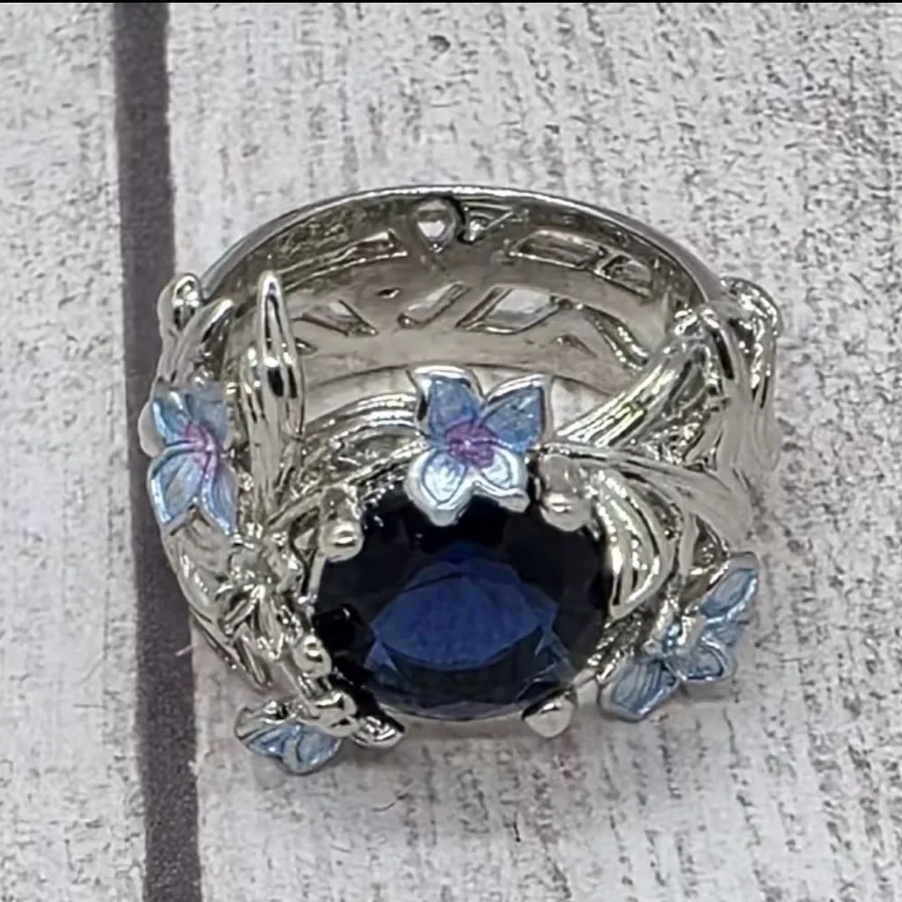 Vintage Exquisite Sapphire Floral Halo Ring
